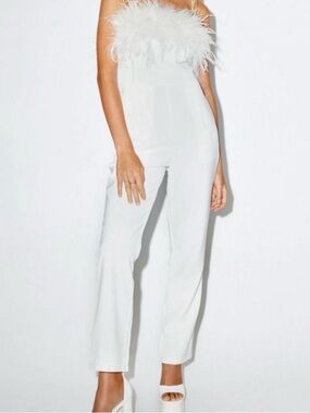NWT Nasty Gal 6 White Feather Trim Flared Jumpsuit M